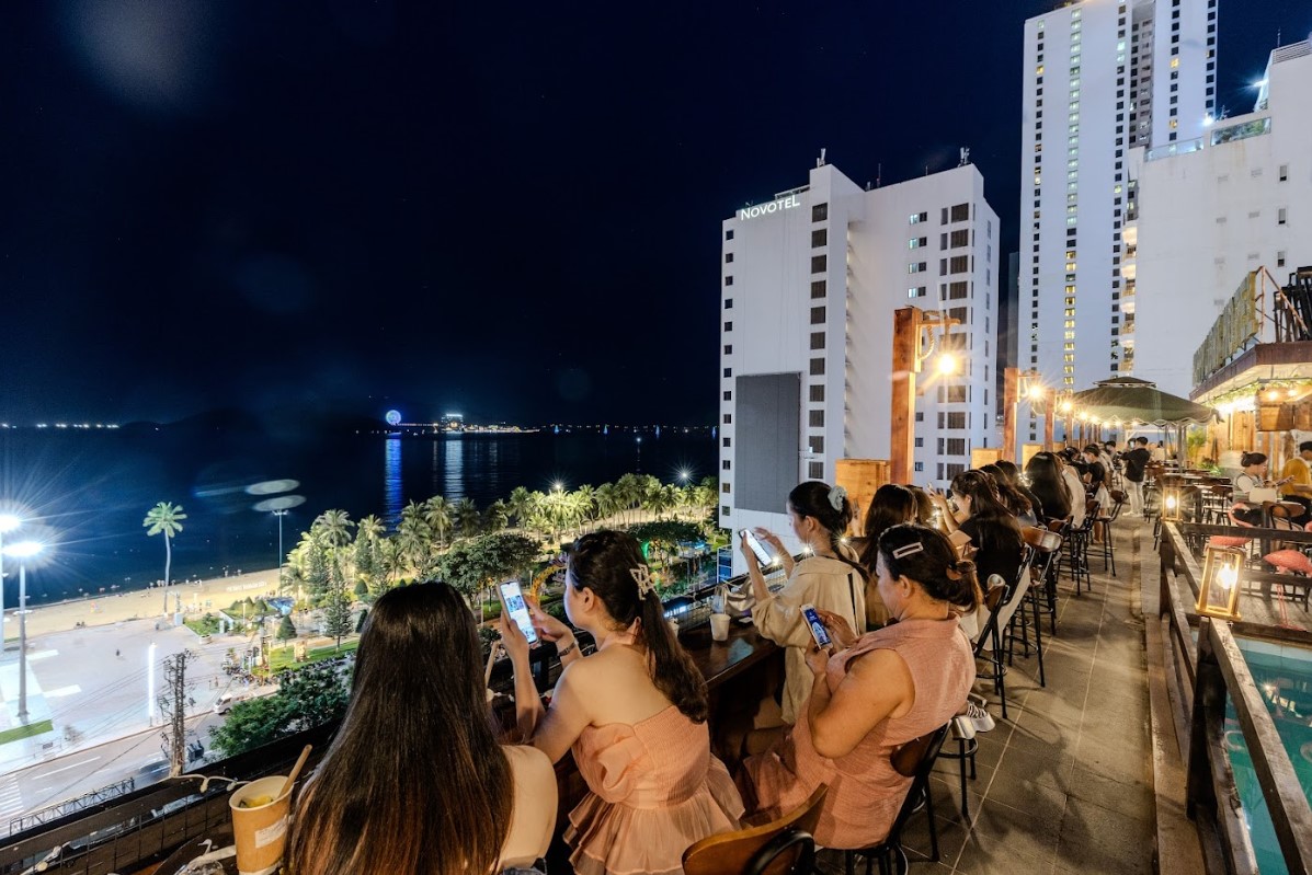 Chốn Bình Yên Coffee Nha Trang Quán Cafe View đẹp ở đường Trần Phú Nha Trang